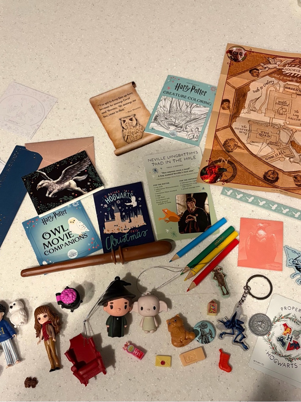Warner Bros Hogwarts Harry Potter Toy Lot. Christmas Ornaments! Miniatures. Wand